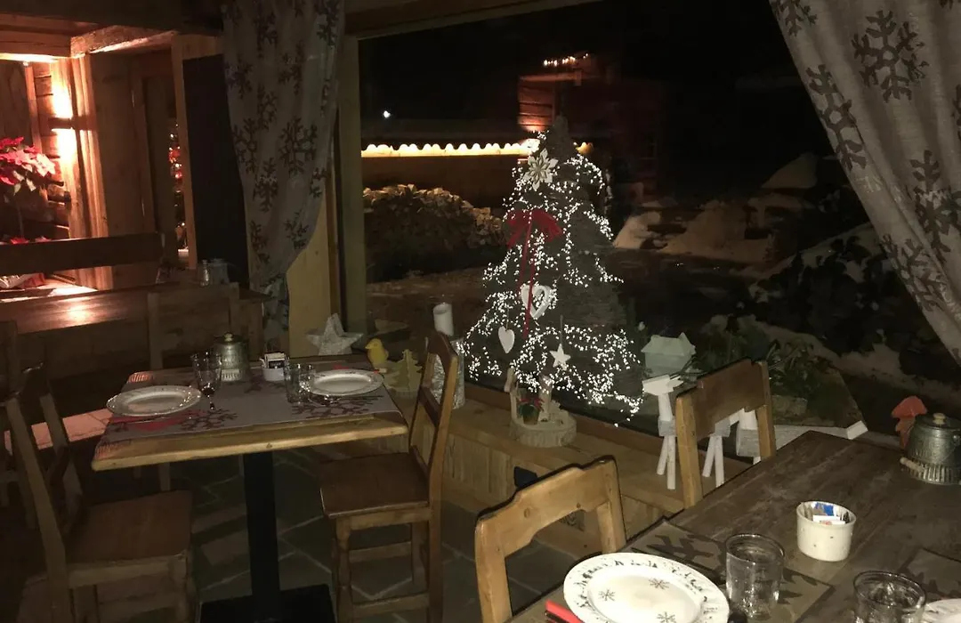 Les Trompeurs Chez Odette-1